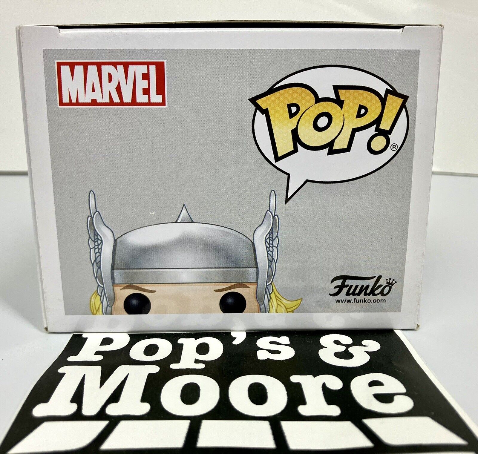 Funko Pop! Marvel: Thor 438 Exclusive Vaulted Figure W/Box damaged & Protector 