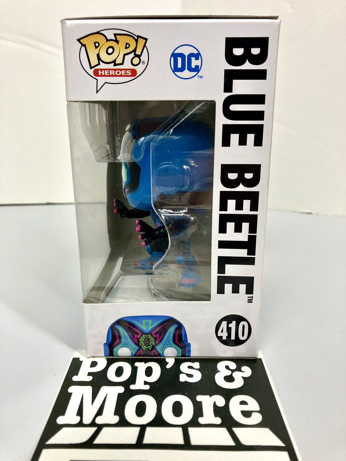 Funko Pop! DC Super Heros: Blue Beetle 410 Vinyl Figure